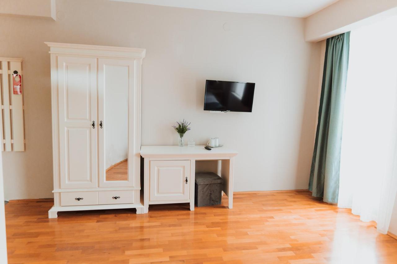 Green Villa Сибиу Экстерьер фото