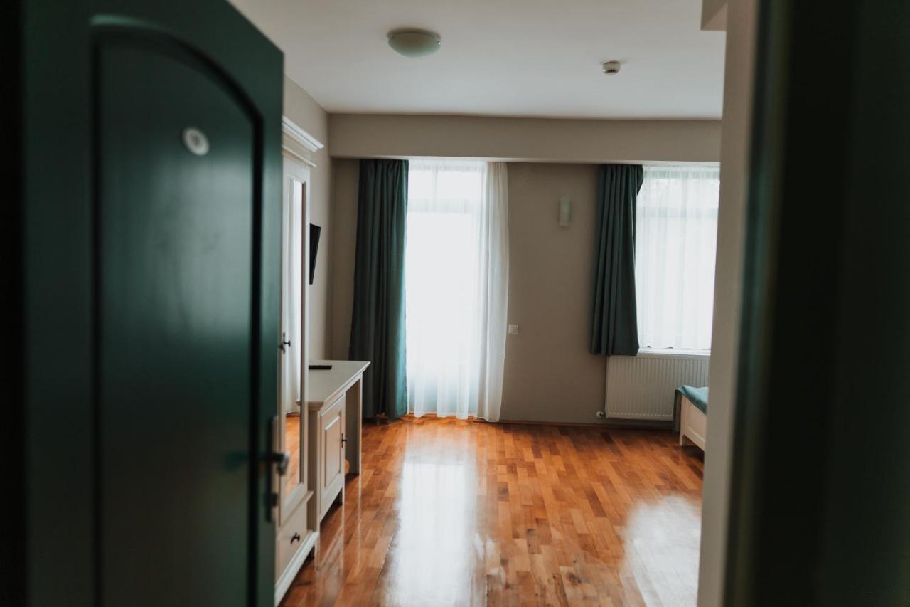 Green Villa Сибиу Экстерьер фото